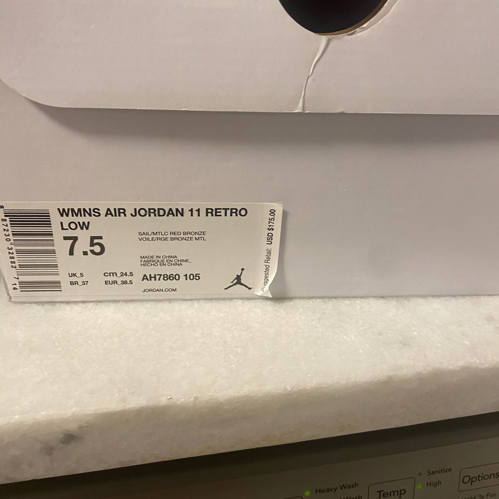 Jordan 12 women’s
